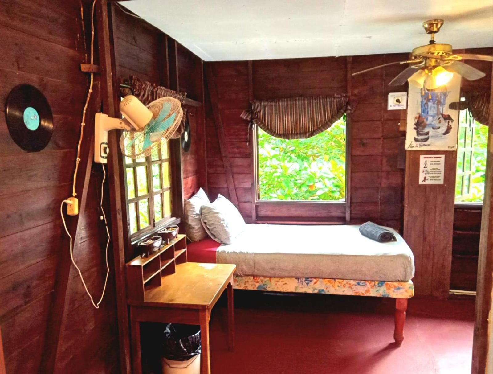 La Familia Guest House And Natural Farm Port Antonio Exterior foto