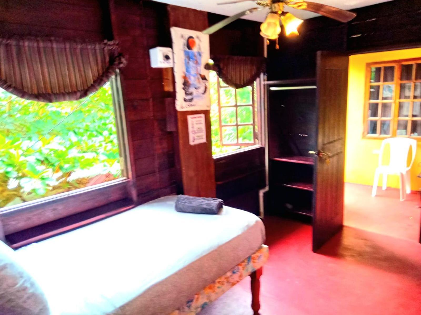 La Familia Guest House And Natural Farm Port Antonio Exterior foto