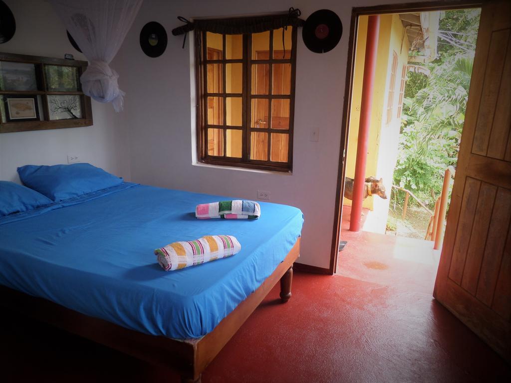 La Familia Guest House And Natural Farm Port Antonio Exterior foto